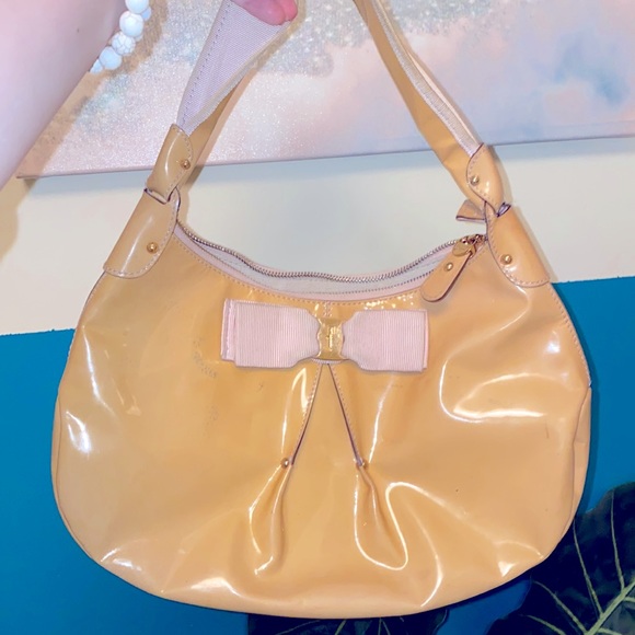 Down from $875 for tonight only!🎉Salvatore Ferragamo Yellow Patent Leather Bag - Picture 1 of 5